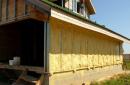 Cum să acoperiți exteriorul unei case: alegeți materialul, ce este mai bine să înveliți o casă din lemn ieftin și frumos